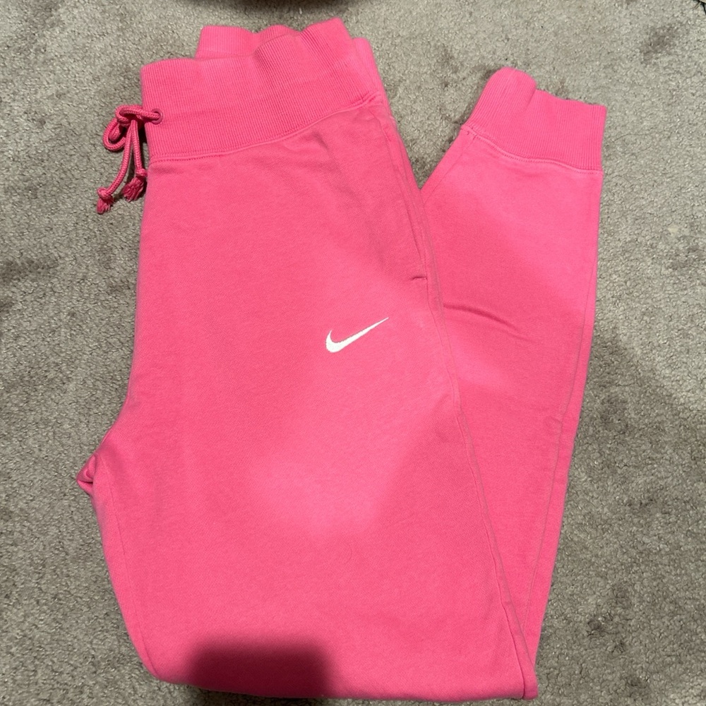 Nike Women’s Pink Sweatpants